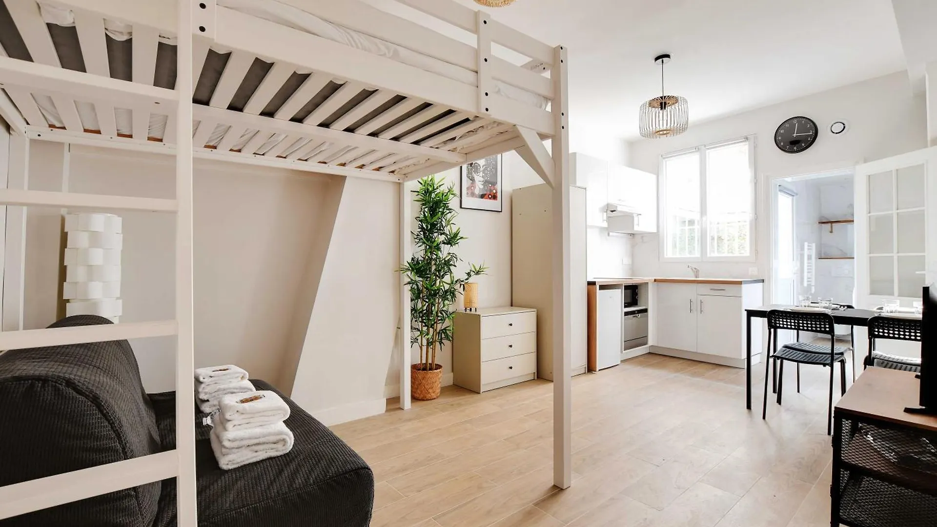 Studio With Garden - 4P - Canal St Martin Apartment Paris