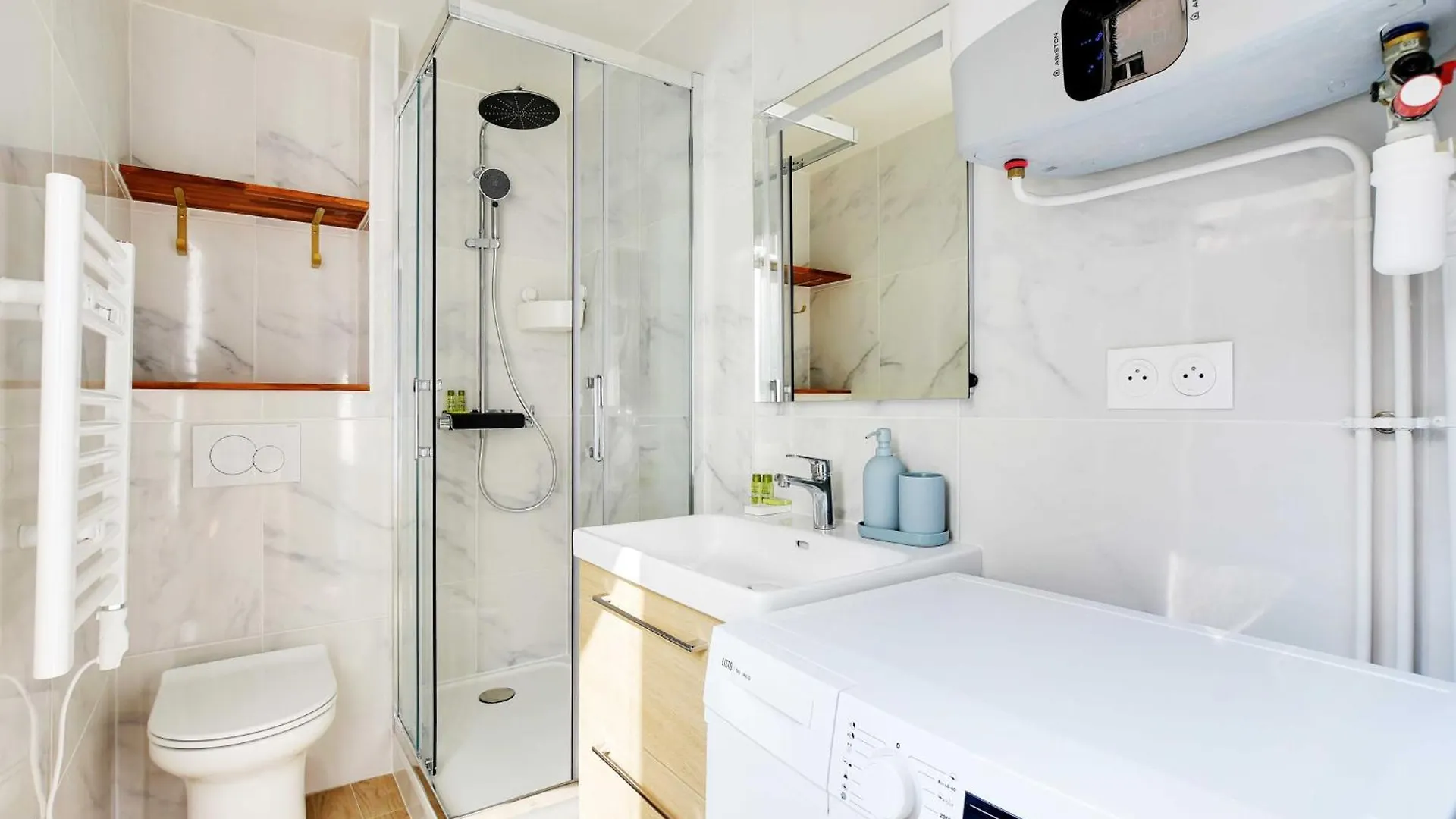 Studio With Garden - 4P - Canal St Martin Apartment Paris France