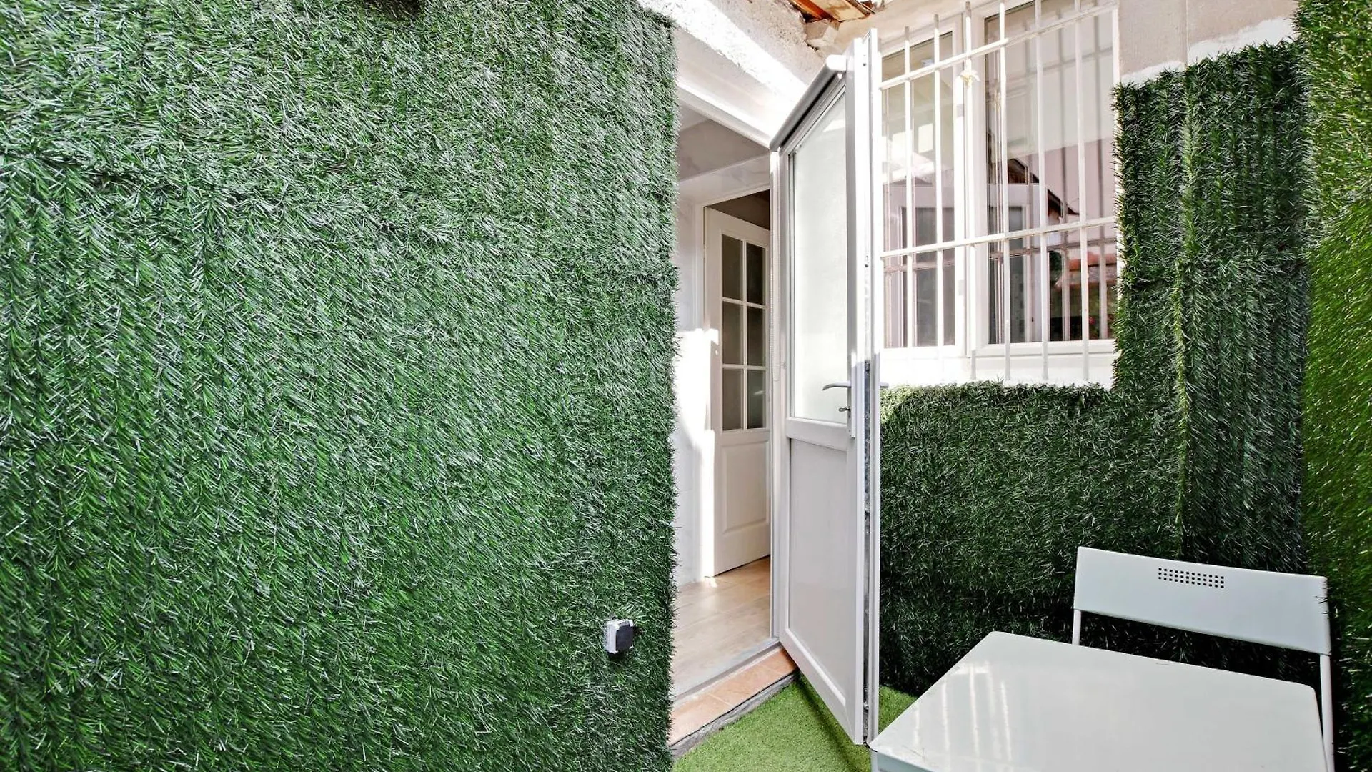 Studio With Garden - 4P - Canal St Martin Apartment Paris